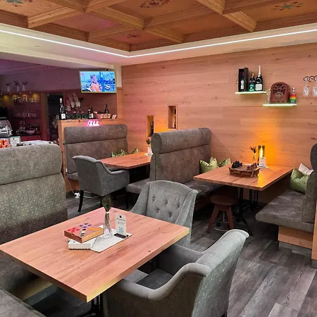 Alpenhotel Tyrol - - Adults Only - Alpines Lifestylehotel Mit Naturspa & Wellness 4* Pertisau